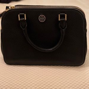 Tory Burch handbag with strap (black)